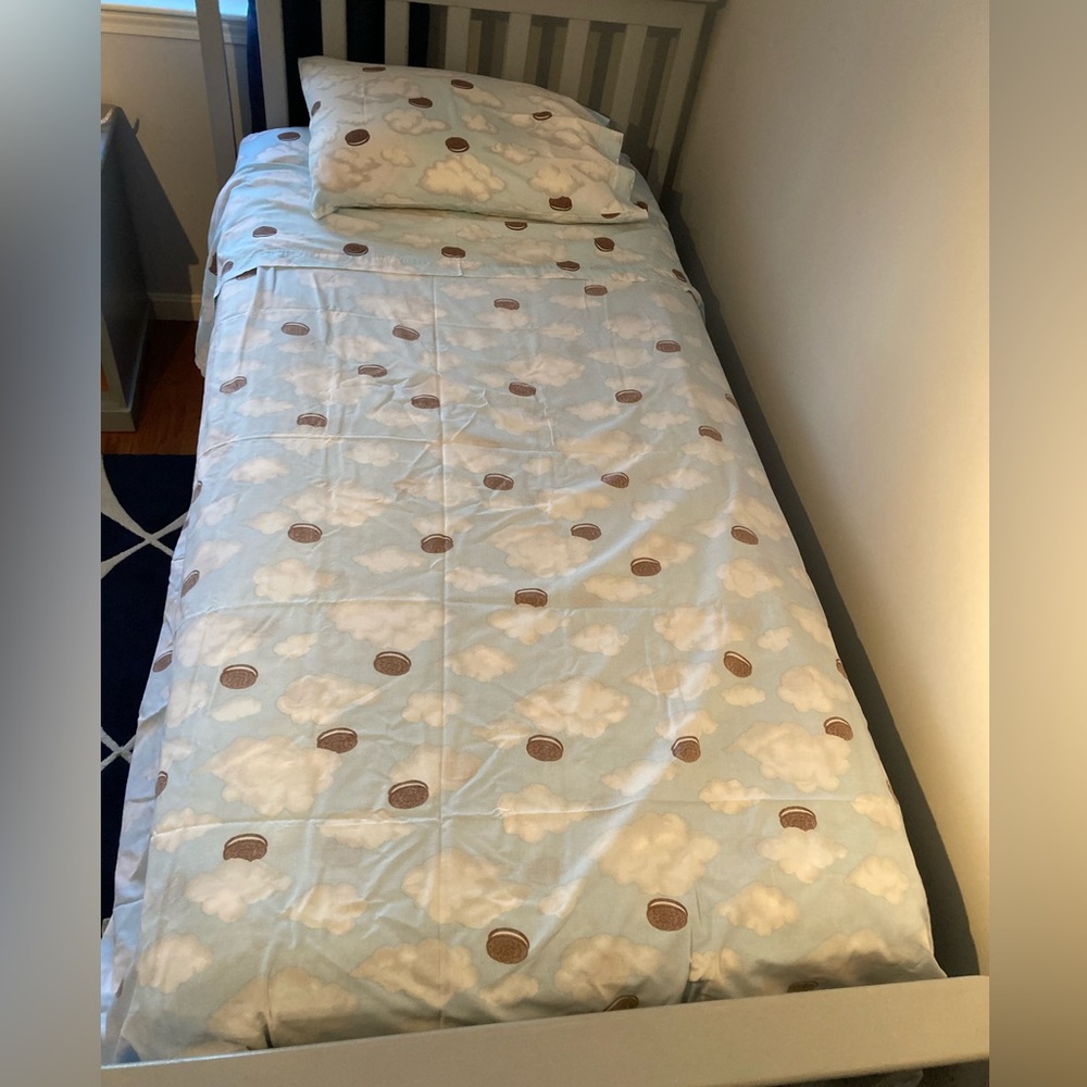Vintage 90’s springs Oreo cookie twin sheets